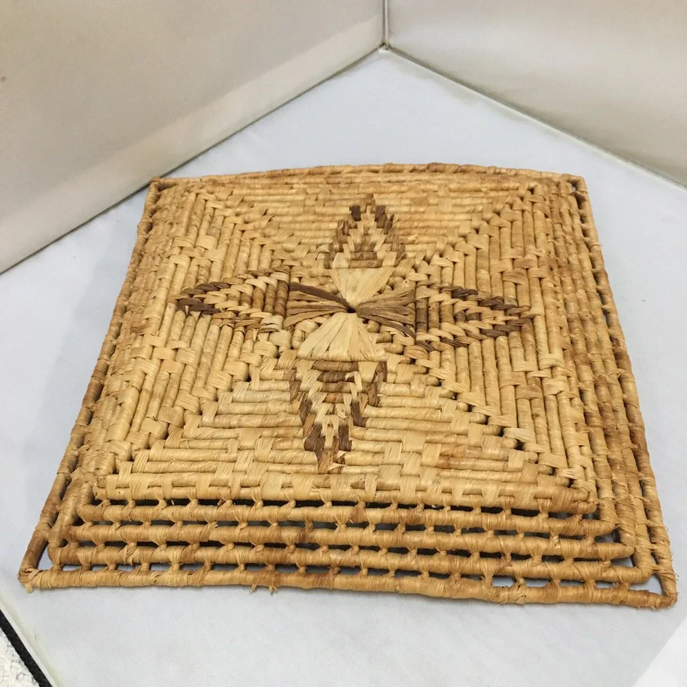 Wicker Tray Home Decor OS Tan Woven Star Pattern Square Basket Cottagecore
